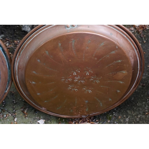 1059 - Two old copper warming pans.