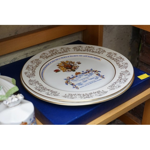 1107 - A small collection of cottage models; together with a Royal Crown Derby Imari dinner plate; and othe... 