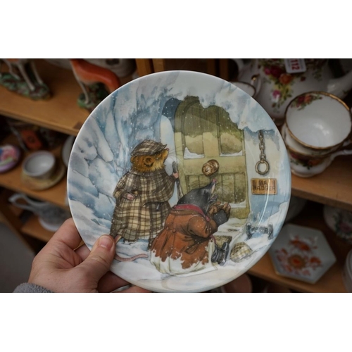 1111 - A collection of Wedgwood pottery and porcelain, to include: a set of 'Wind in The Willows' plat... 