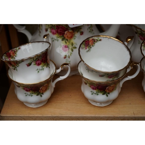 1112 - A Royal Albert 'Old Country Roses' pattern part tea service, (s.d.).