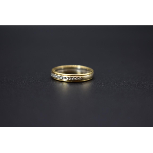 72 - An 18ct gold diamond half eternity ring, total weight 2.6g, size H 1/2.