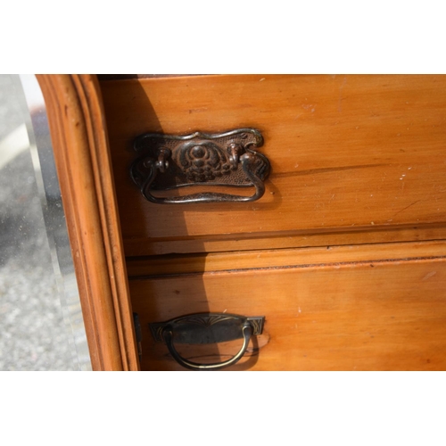 1059 - A late Victorian satinw walnut dressing chest, having triptych mirror, 107cm wide x 45cm deep. Colle... 