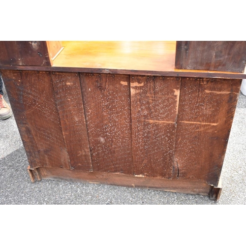 1059 - A late Victorian satinw walnut dressing chest, having triptych mirror, 107cm wide x 45cm deep. Colle... 