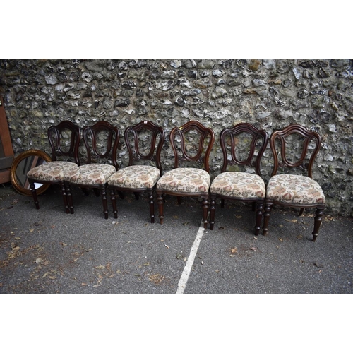 1069 - A set of six Victorian mahogany dining chairs. Collection of this lot is strictly by appointment on ... 