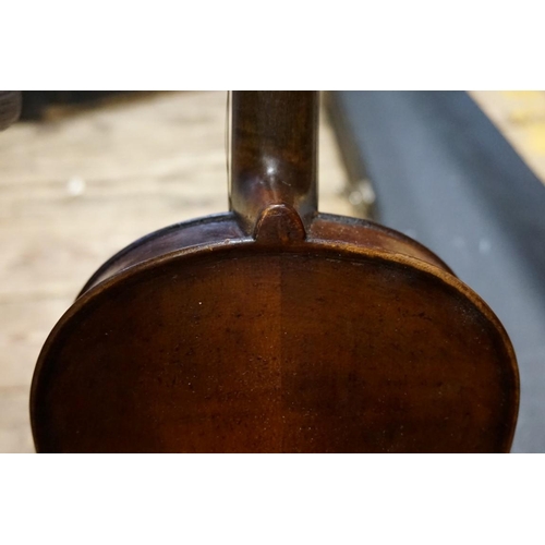 1708 - An antique violin, labelled 'William Duke,...1727', with 14in two piece back, in case.... 