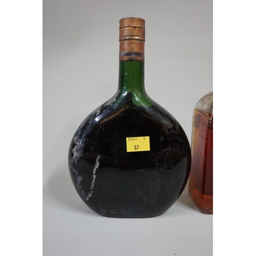 513 - A bottle of Gonzalez Byass Le Panto brandy, 1960/70s bottling; together with a bottle of Samulens Ba... 