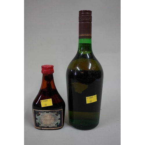 581 - A bottle of John Jameson 15 year old 'Very Special Old' blended whisky, probably 1970s bottling, (in... 