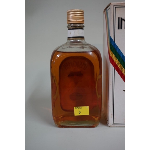 582 - A 75cl bottle of Insignia blended whisky, probably 1980s bottling, in card box.