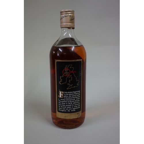 585 - A 26 2/3 fl.oz. bottle of Old Argyll blended whisky, 1960s bottling.