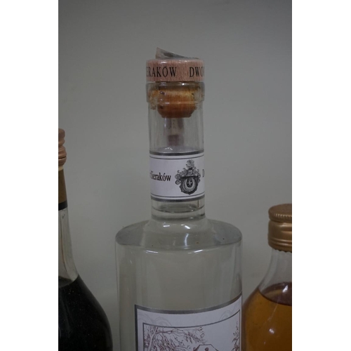 745 - A mixed group of spirits, to include a 1 litre bottle of Stroh '80'. (7)