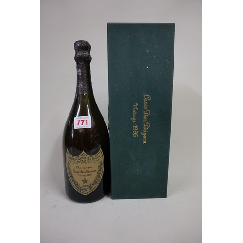 771 - A 75cl bottle of Moet et Chandon 'Dom Perignon' 1995 vintage champagne, in box.