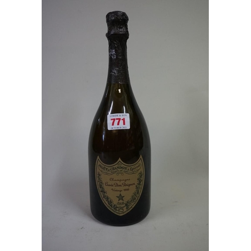 771 - A 75cl bottle of Moet et Chandon 'Dom Perignon' 1995 vintage champagne, in box.