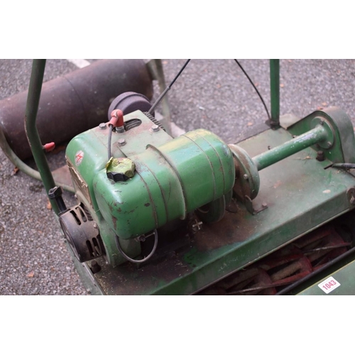 1043 - (LC) An old Ransomes '24' cylinder lawnmower.