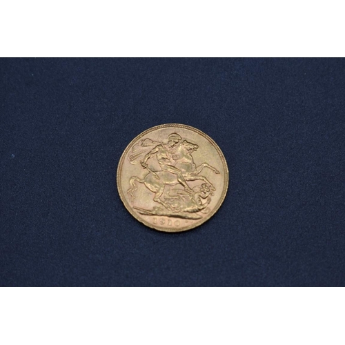 259 - Coins: an Edward VII 1910 gold sovereign.