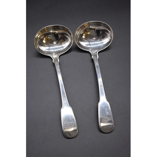 498S - A pair of Scottish George IV Old English pattern silver sauce ladles, by William Scott Peat, Edinbur... 