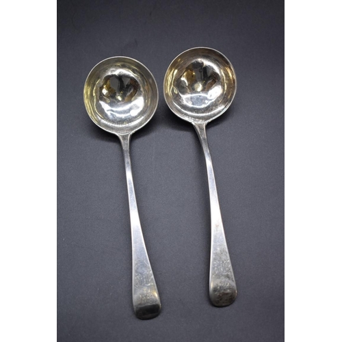 498T - A pair of George III silver Old English pattern sauce ladles, by Richard Crossley, London 1791, 113g... 