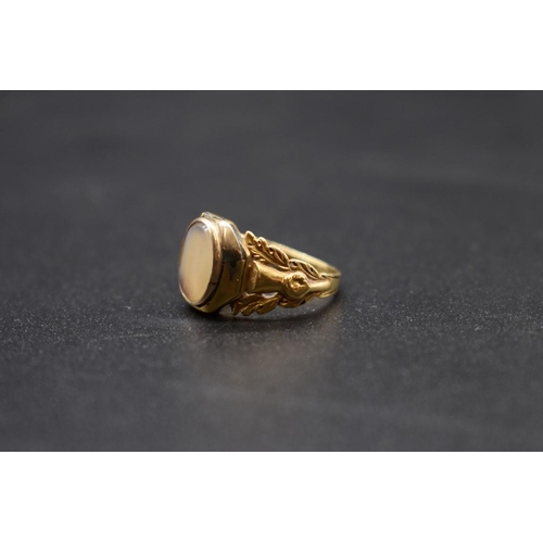 89 - A George IV 18ct gold memorial signet ring, engraved to inside 'In memory of Mrs Marion Draper, Obt ... 