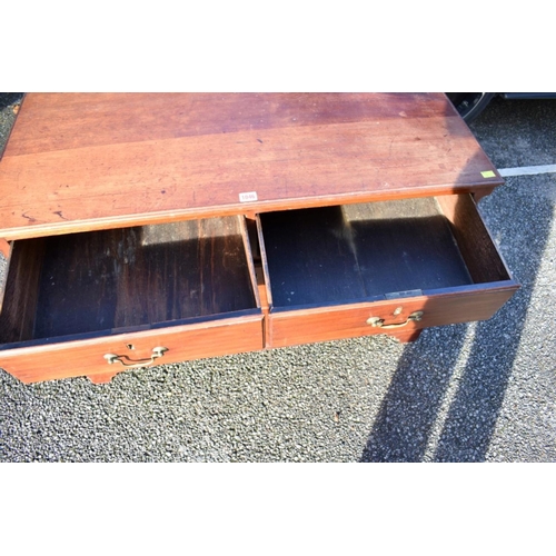 1046 - A small 18th century mahogany chest of drawers, 102cm wide x 49cm deep x 70cm high. ... 