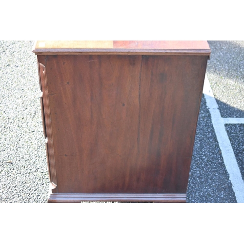 1046 - A small 18th century mahogany chest of drawers, 102cm wide x 49cm deep x 70cm high. ... 