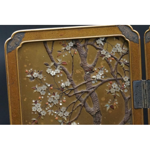 1289 - A very fine Japanese gold lacquer and shibayama table screen, possibly attributable to Masaaki, 30.5... 