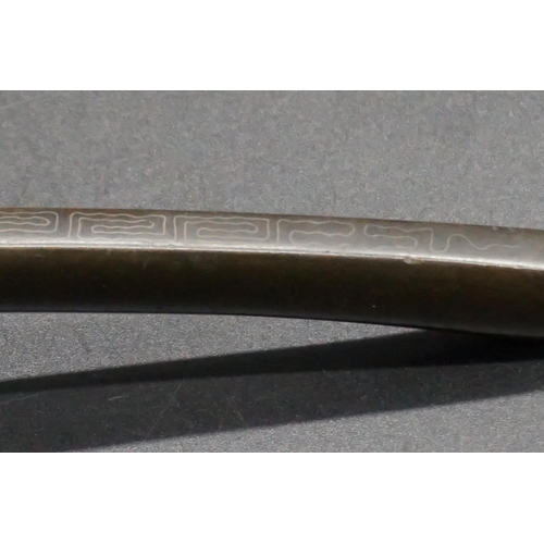 1291 - A Japanese bronze and inlaid yatate, probably Meiji, 19cm long.