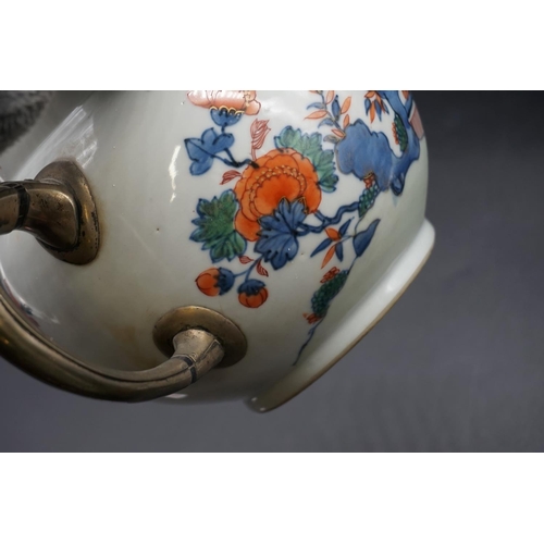 1304 - A large Chinese Imari teapot and cover, 18th century, 21cm high, (a.f.).