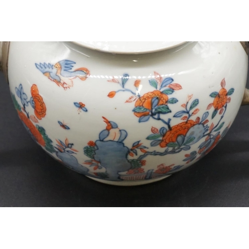 1304 - A large Chinese Imari teapot and cover, 18th century, 21cm high, (a.f.).