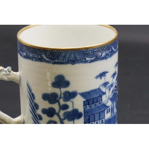 1305 - A large Chinese blue and white mug, late 18th century, 13.5cm high.