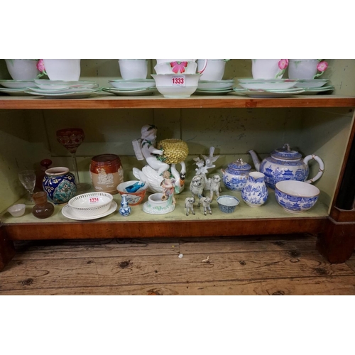 1334 - A mixed group of ceramics, to include: a Victorian Soane & Smith centrepiece, 21cm high; a small... 