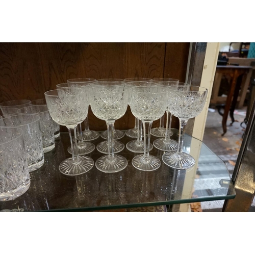 1338 - A good suite of Thomas Webb 'Wellington' pattern cut glass. (105)