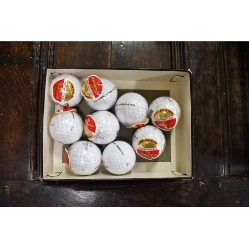 1385 - A quantity of vintage Dunlop 65 golf balls, most boxed. 