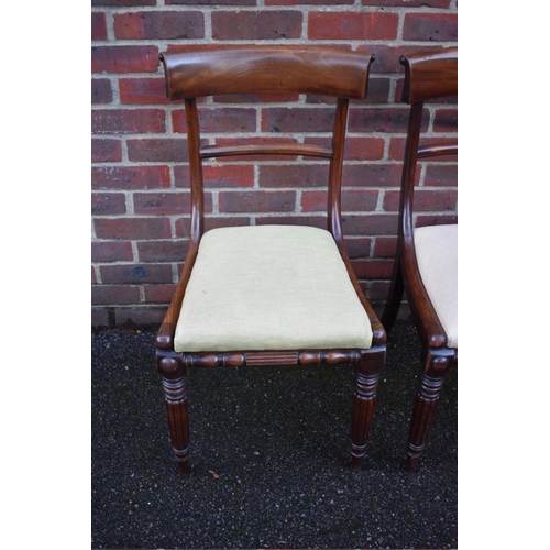 1463 - A pair of George IV mahogany dining chairs, in the manner of Gillows. 