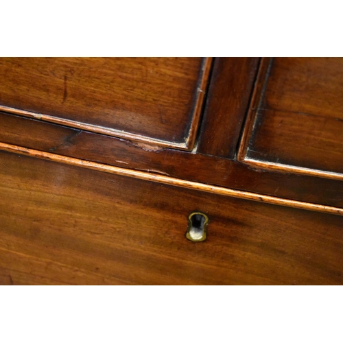 1437 - An early 19th century mahogany and line inlaid bowfront chest of drawers, 105cm wide. ... 