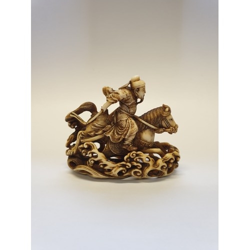 1285 - A good Japanese carved ivory netsuke, by Rakueisai, 19th century, depicting General Gentoku, signed,...