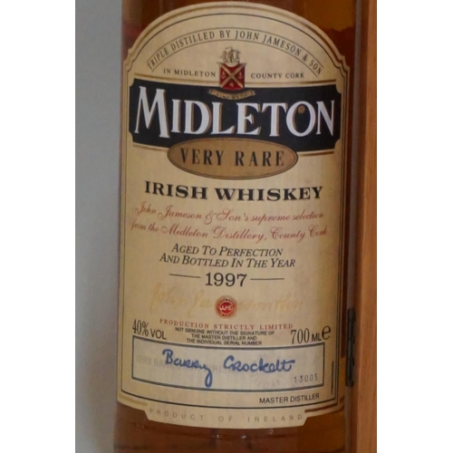 120 - A 70cl bottle of Midleton 'Very Rare' Irish whiskey, bottled in 1997, bottle no. 013005, in oak pres... 