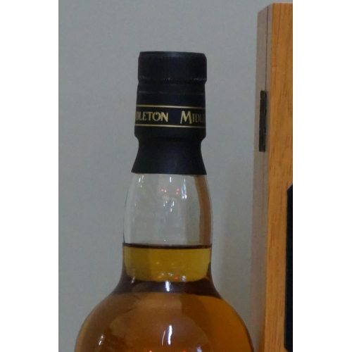 120 - A 70cl bottle of Midleton 'Very Rare' Irish whiskey, bottled in 1997, bottle no. 013005, in oak pres... 