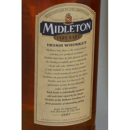 120 - A 70cl bottle of Midleton 'Very Rare' Irish whiskey, bottled in 1997, bottle no. 013005, in oak pres... 