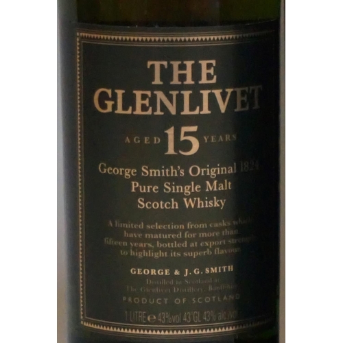 92 - A 1 litre bottle of The Glenlivet 15 year old whisky, 1990s bottling, in card box.