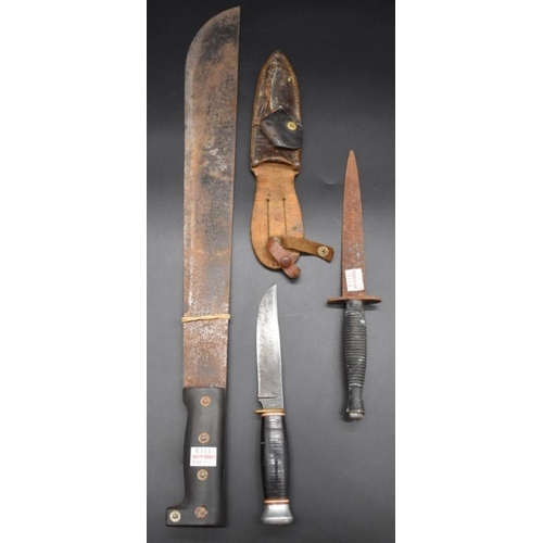 1713 - An Indian Tulwar and leather scabbard, with 74cm curved blade; together with a machete; a commando k... 