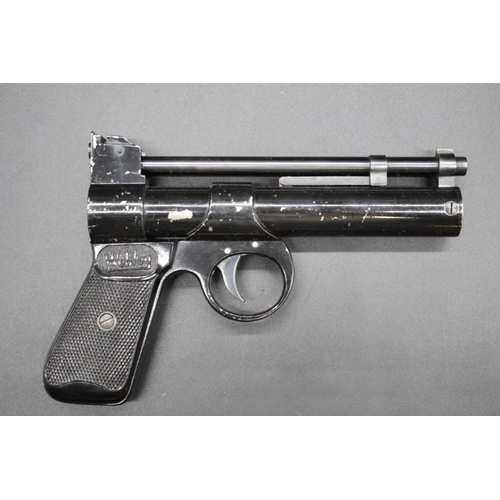 1721 - A Webley & Scott Junior Mk11 .177 calibre air pistol, with sliding top catch.