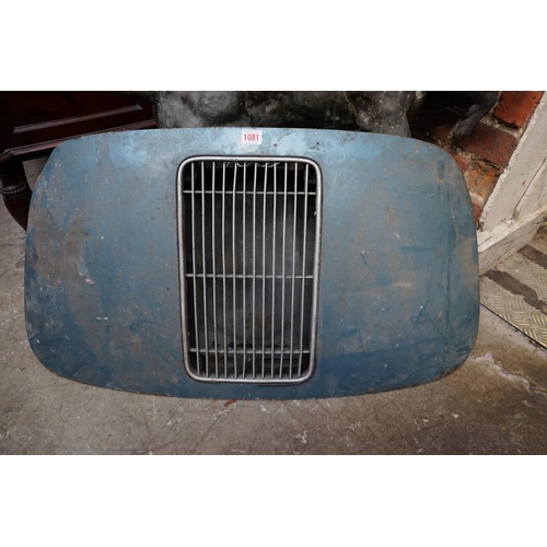 1081 - Automobilia: a Porsche 356 engine lid, with grill.