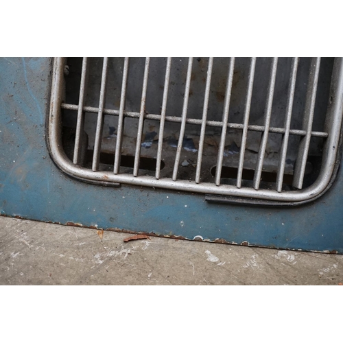 1081 - Automobilia: a Porsche 356 engine lid, with grill.