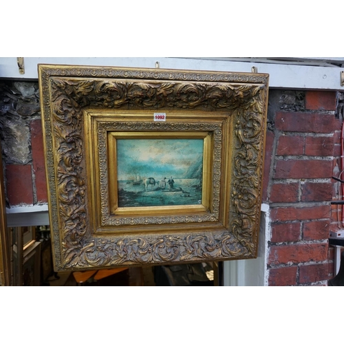 1092 - A pair of gilt frames, the whole 55.5 x 61cm. 