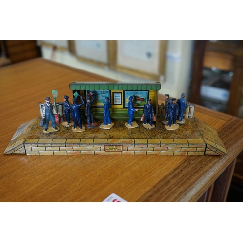 867 - Vintage Lead: a group of railway related figures, to include: porters and guards; accessories compri... 