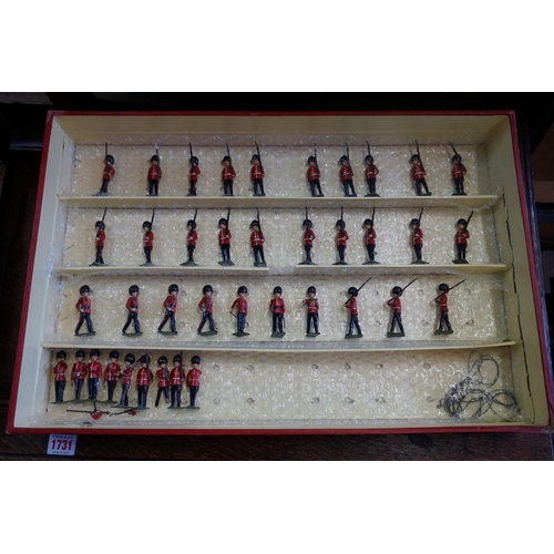 870 - Britains: a scarce vintage set No: 1555 'The Changing of the Guard', comprising 18 musicians, 3 offi... 