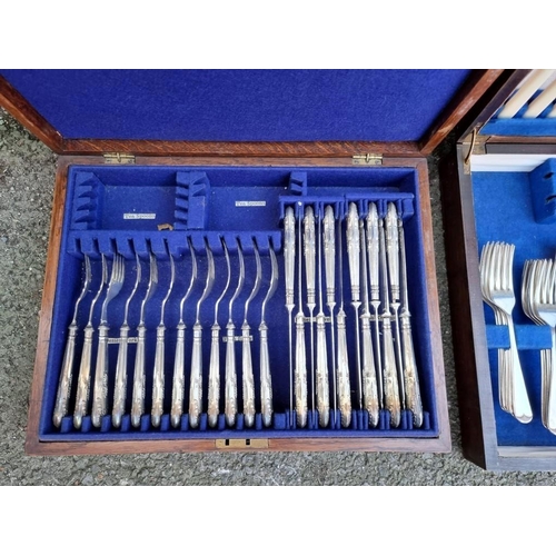 1091 - Two part canteens of silver plated cutlery. 