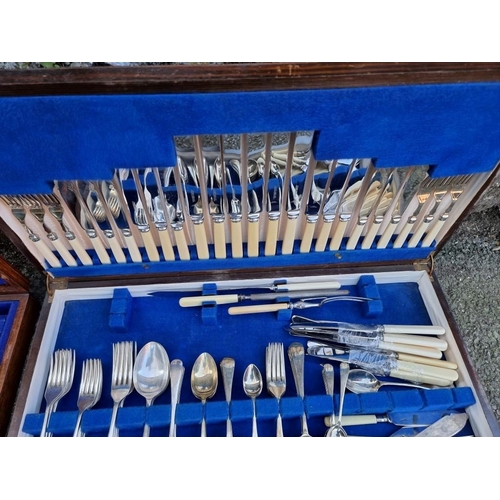 1091 - Two part canteens of silver plated cutlery. 