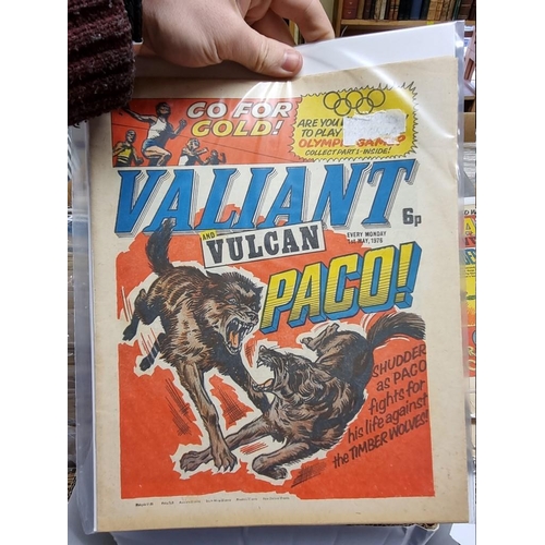 330 - VALIANT: collection of approx 137 issues, Valiant and TV21 comic, early 1970s period, generally in g... 