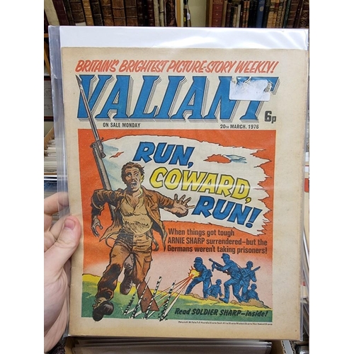 330 - VALIANT: collection of approx 137 issues, Valiant and TV21 comic, early 1970s period, generally in g... 