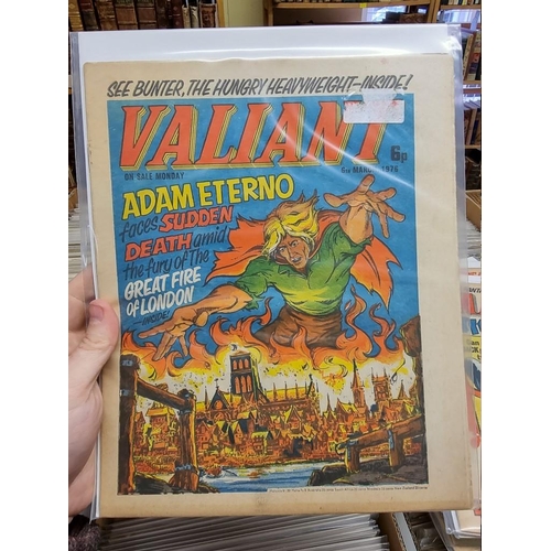 330 - VALIANT: collection of approx 137 issues, Valiant and TV21 comic, early 1970s period, generally in g... 